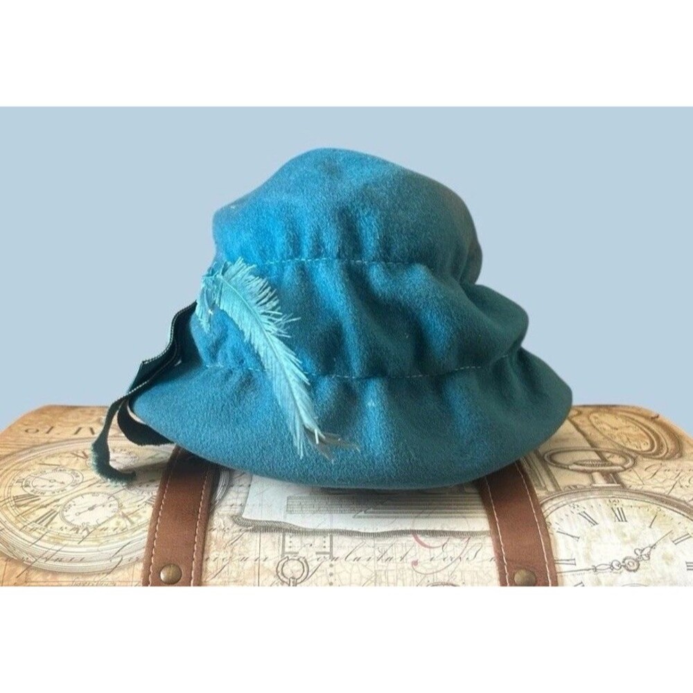Vintage 1950s 1960s Toque Hat Teal Blue Felt Ruched Feather Cloche Church Hat